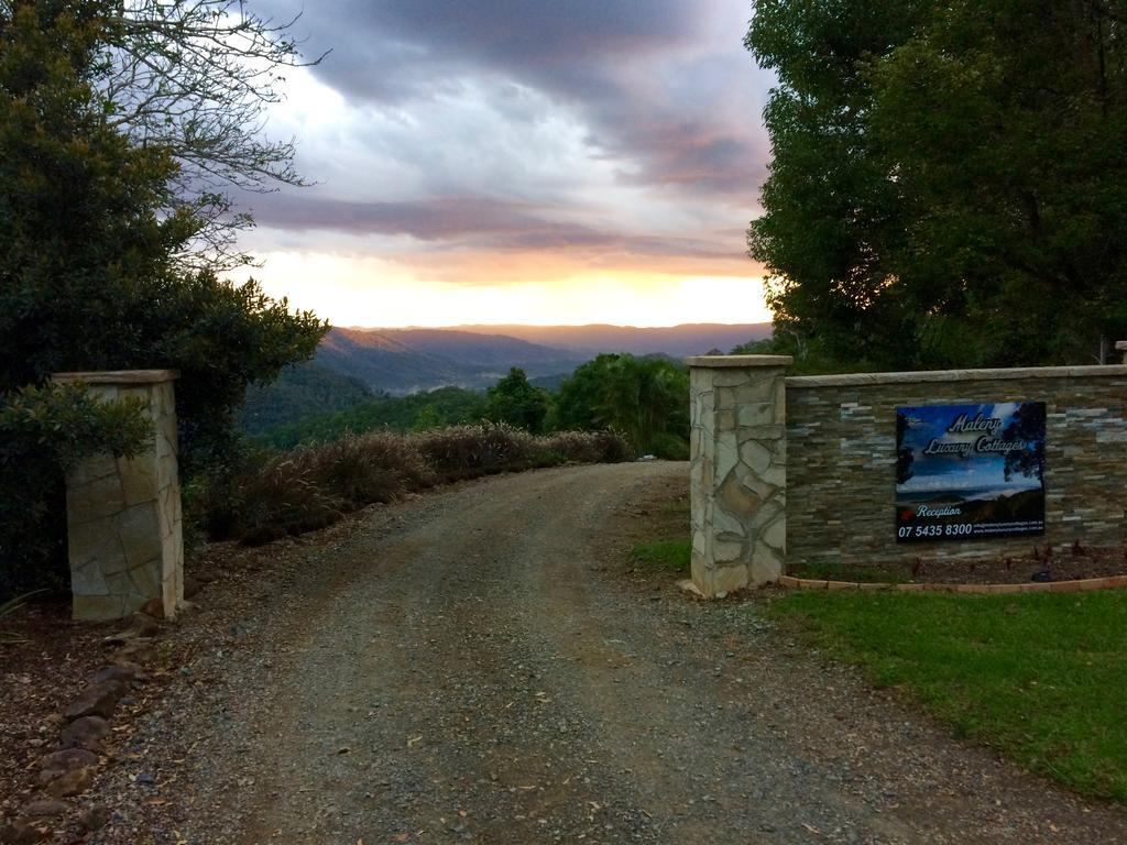 Maleny Luxury Cottages Exterior photo