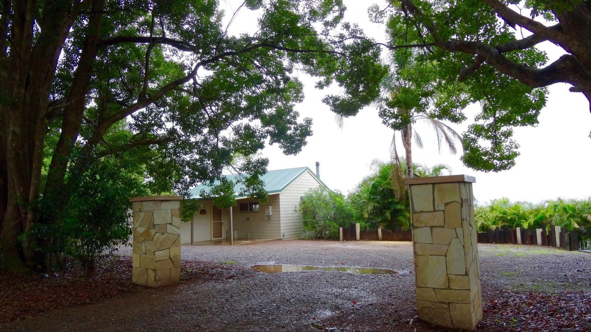 Maleny Luxury Cottages Exterior photo